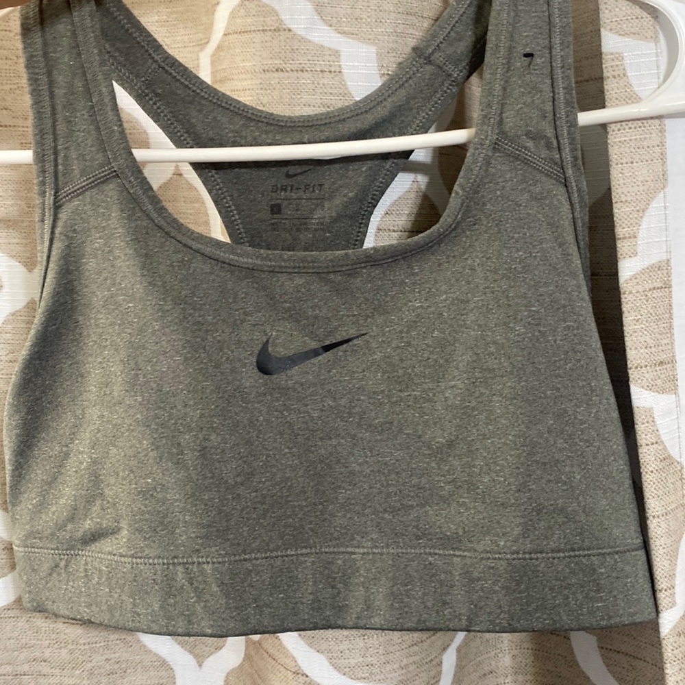 Grey nike sports bra! LARGE